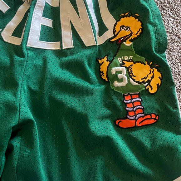 Sesame Street Big Bird Legend Basketball Shorts Green White Drawstring‎ Large - Picture 6 of 9